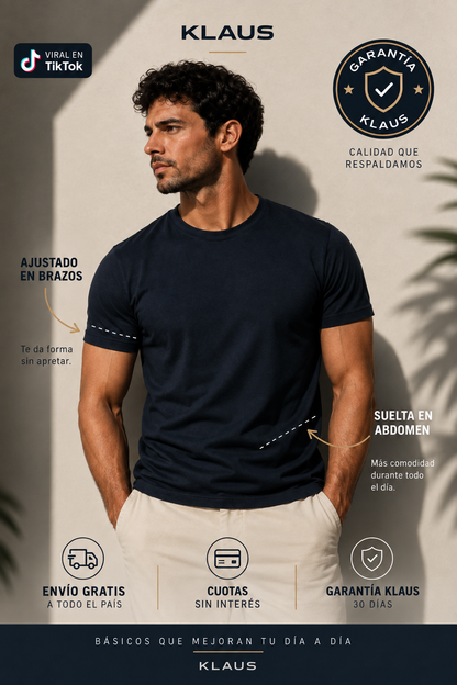 Remera Klaus - Ajustada en brazos, Suelta en Abdomen.