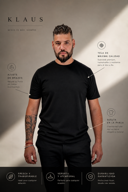 Remera Klaus - Ajustada en brazos, Suelta en Abdomen